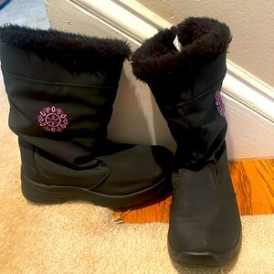 BASIC EDITION WATERPROOF GIRLS BLACK LINED  BOOTS SZ 13 EC